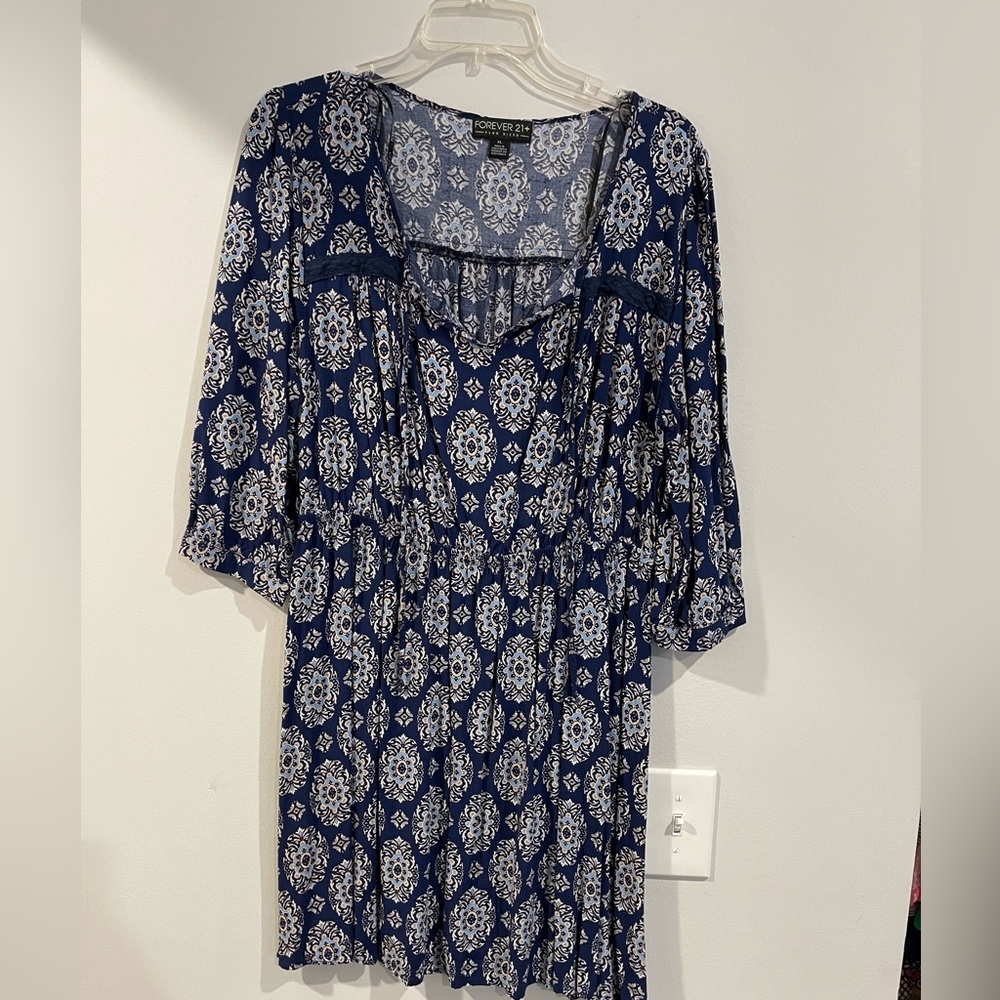 Forever 21 Navy and White Floral Tunic